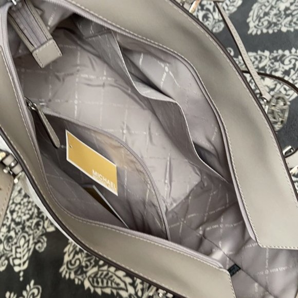 Michael Kors Gilly Large Drawstring Travel Tote Bag MK Bright White - Picture 15 of 16